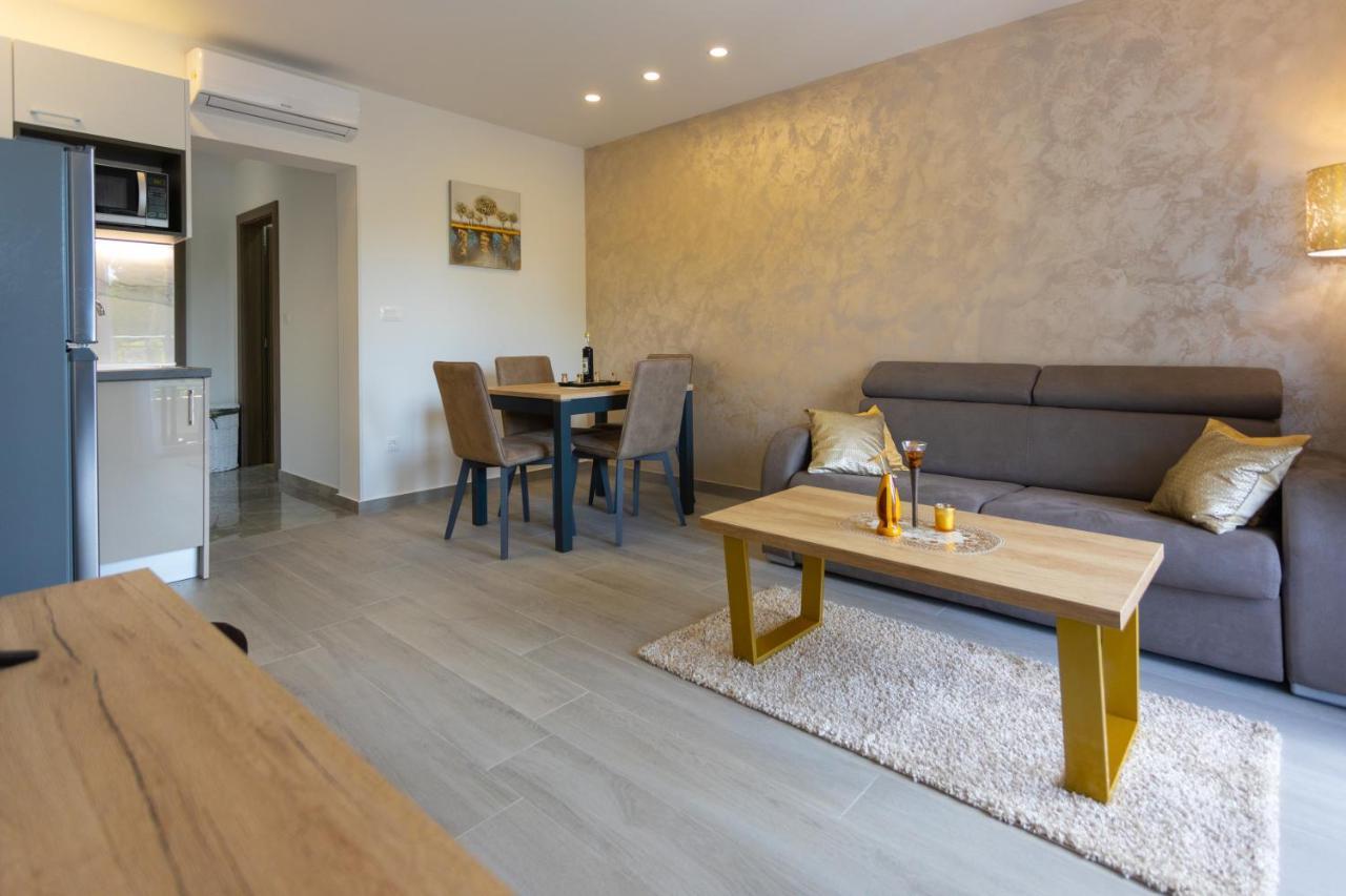 Apartments Vicin Brela Εξωτερικό φωτογραφία