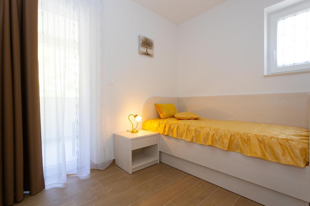 Apartments Vicin Brela Εξωτερικό φωτογραφία